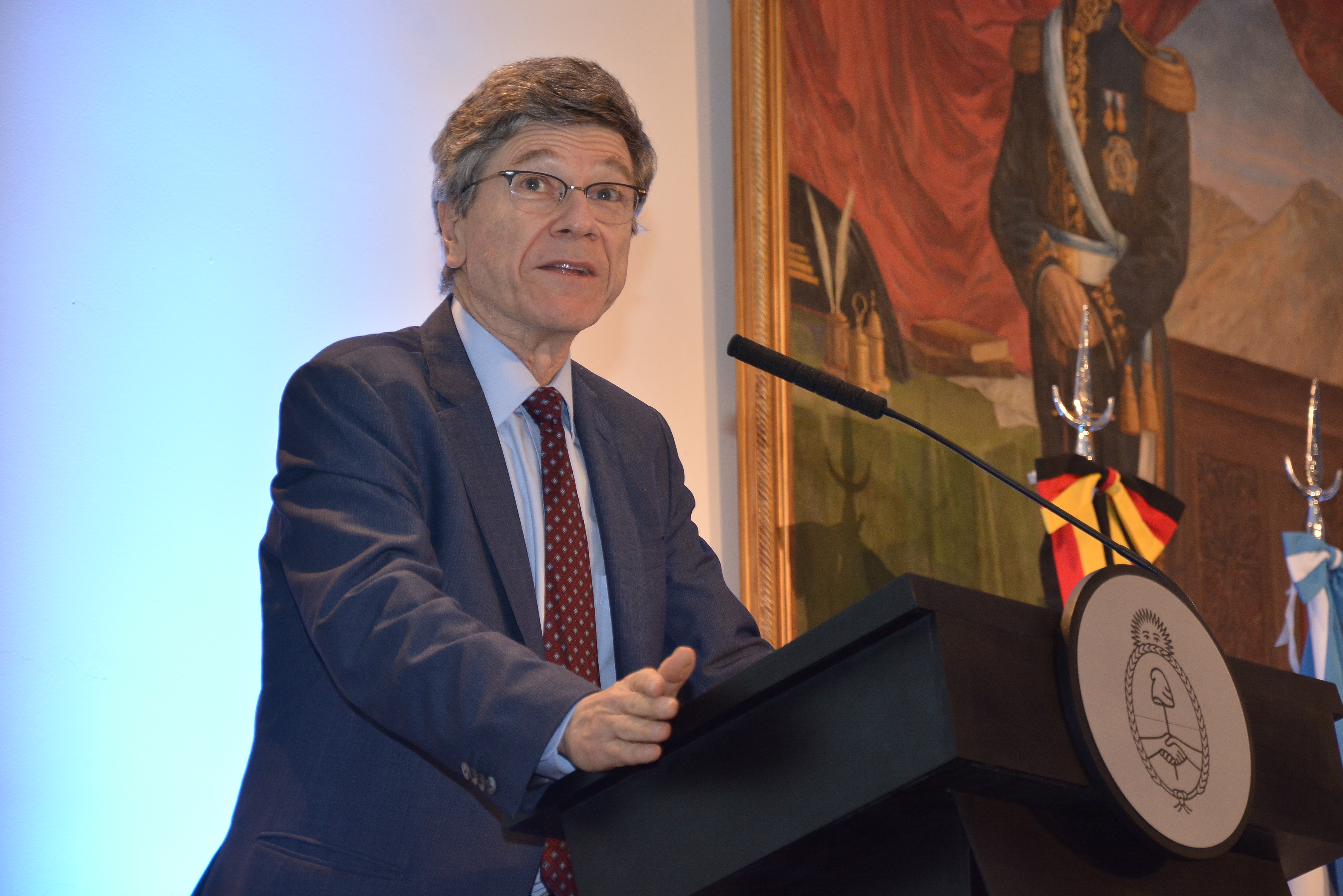 El economista Jeffrey Sachs en el T20 Argentina