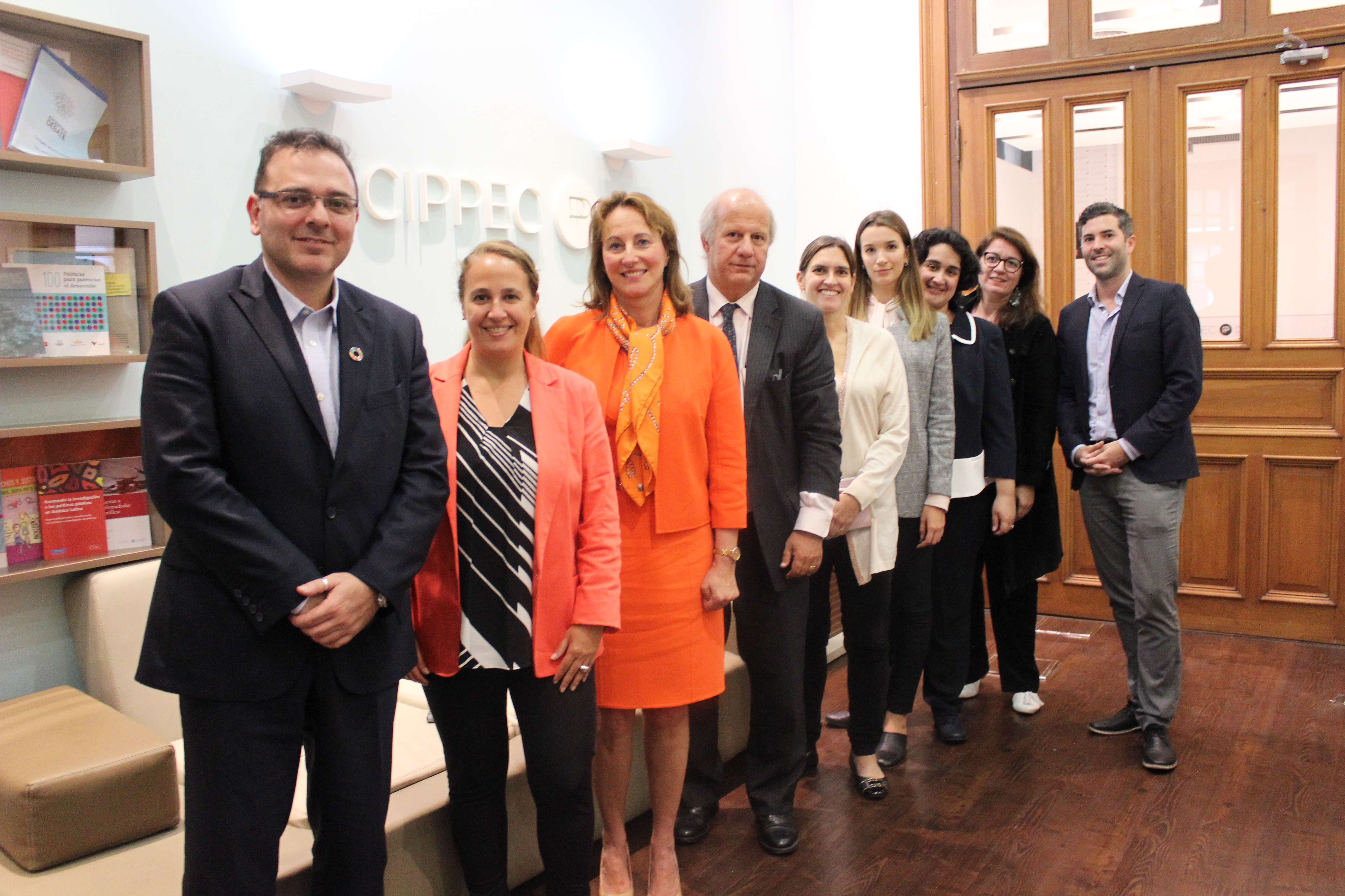 Reunión en CIPPEC con Ségolène Royal, autoridades de la Embajada de Francia y representantes de la sociedad civil de ese país