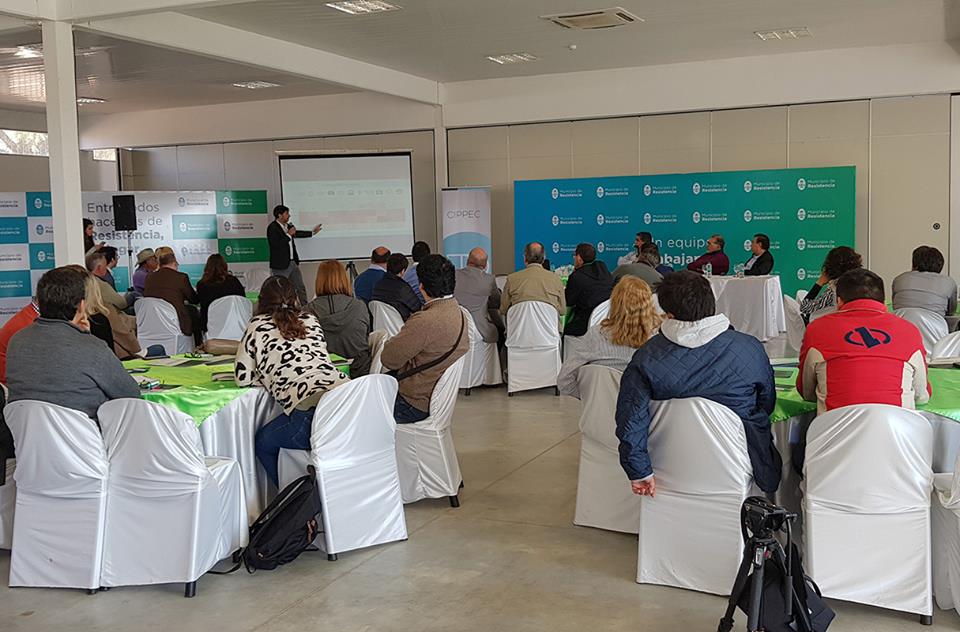 Representantes del programa de Ciudades de CIPPEC, en la presentación del proyecto de Desarrollo Integral de Ciudades en el área metropolitana de Resistencia.