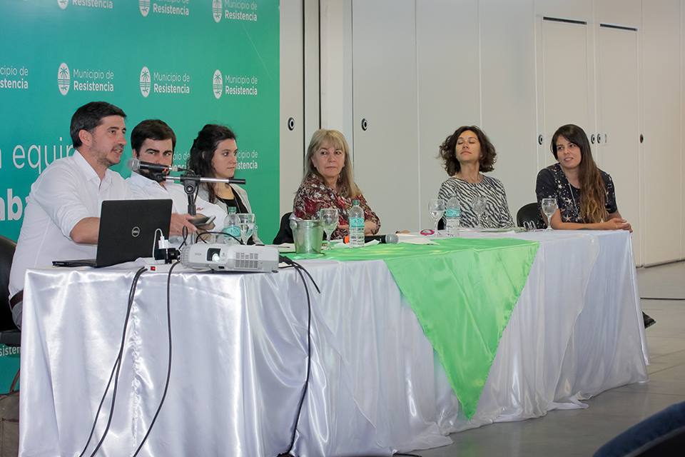 Representantes del programa de Ciudades de CIPPEC, en la presentación del proyecto de Desarrollo Integral de Ciudades en el área metropolitana de Resistencia.