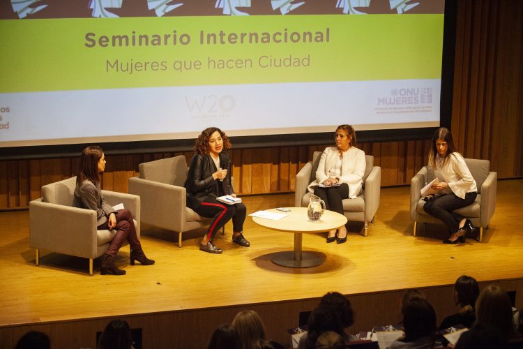 Gala Díaz Langou (CIPPEC) en el Seminario Internacional "Mujeres que hacen Ciudad"