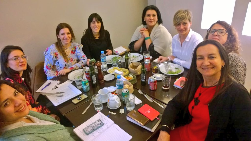 Gala Díaz Langou, directora del programa de Protección Social de CIPPEC, junto a colegas en la reunión del Consejo Asesor del Observatorio de Políticas de Género del Senado bonaerense