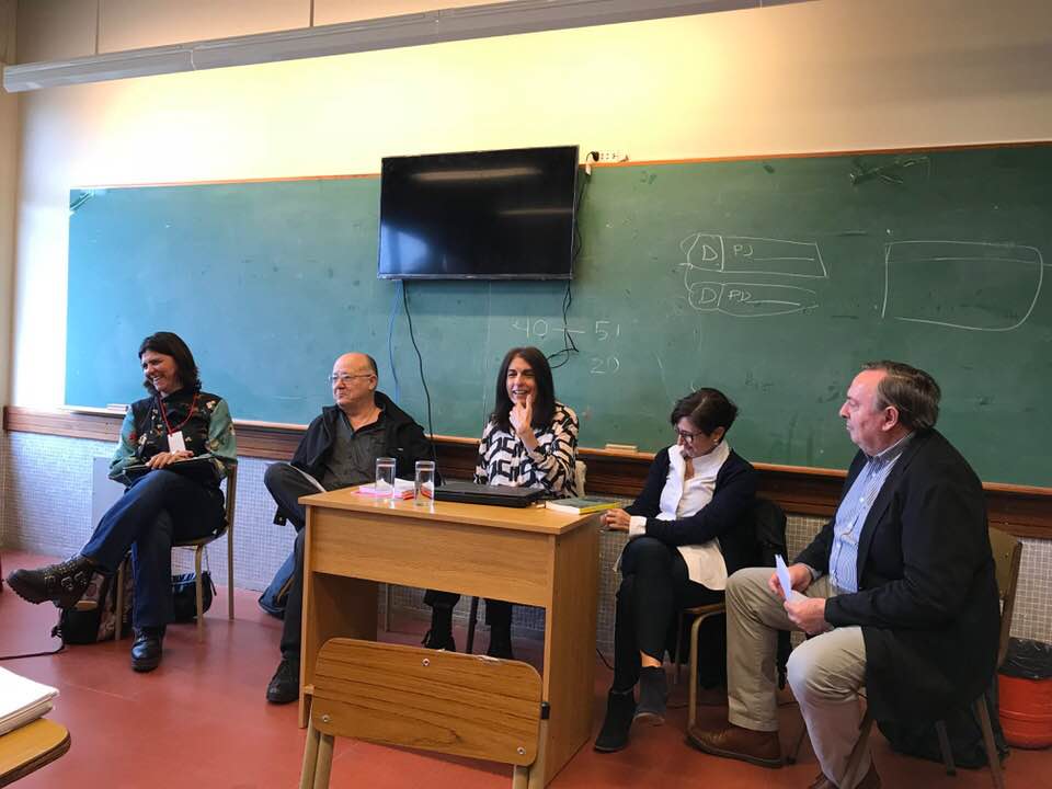 Natalia Aquilino y Paula Nazarena Amaya (CIPPEC), junto a Alberto Bonifacio (UP), Cristina Díaz (UNER) y Nerio Neirotti (UNLa), juntos en la mesa redonda “Evaluación de políticas públicas: experiencias y desafíos”