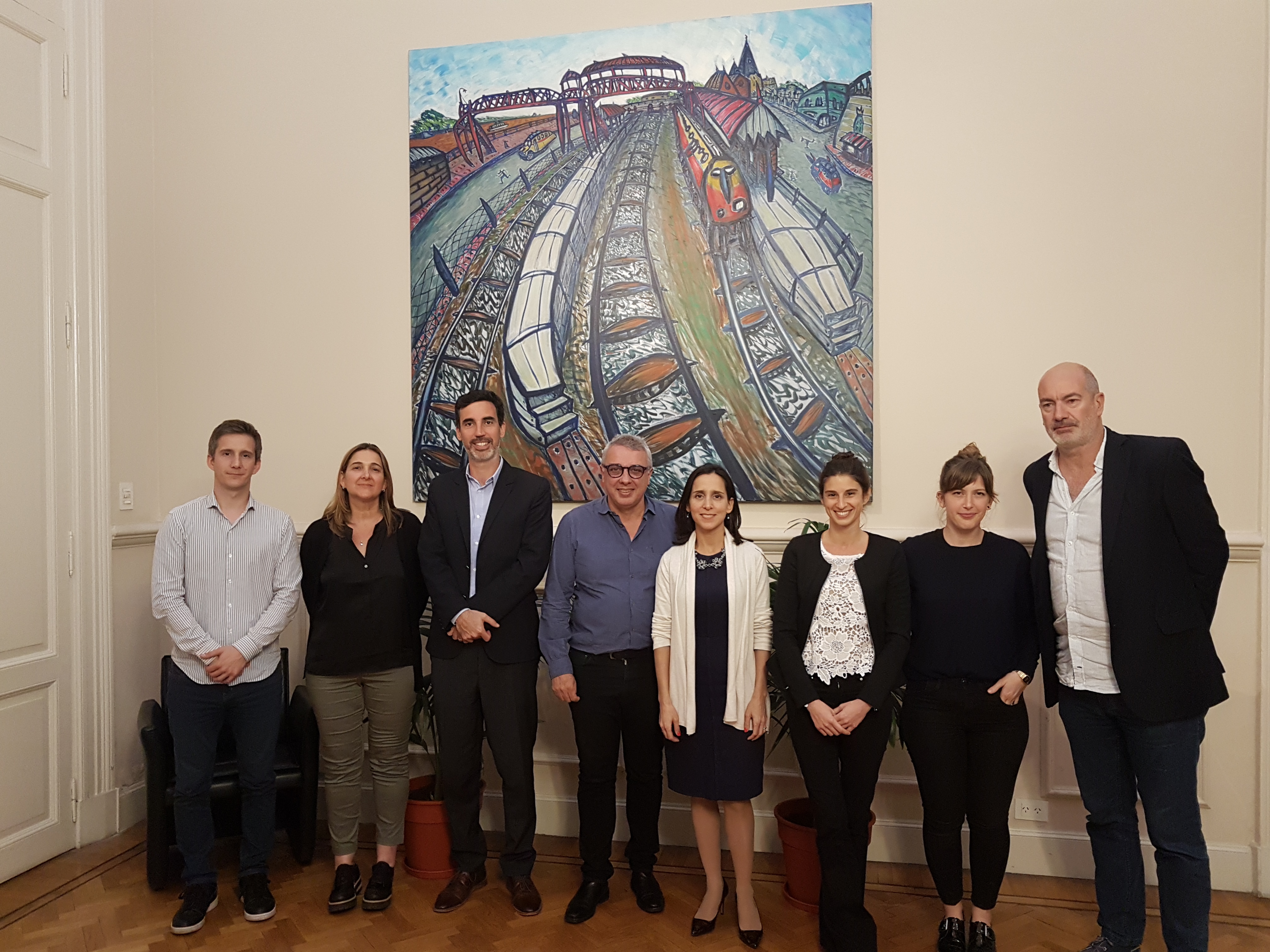 Agustina Suaya y María Laffaire (CIPPEC) junto al intendente de Tigre, Julio Zamora, y su equipo