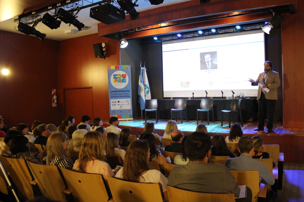 Imagen de la jornada “La escuela secundaria en transformación: Caminos de innovación educativa en el escenario federal”, organizada por el Laboratorio de Innovación y Justicia Educativa de CIPPEC